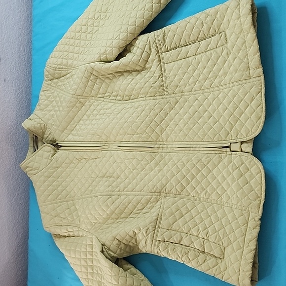 Platinum Utex Quilted Jacket, Size Large - Picture 2 of 11
